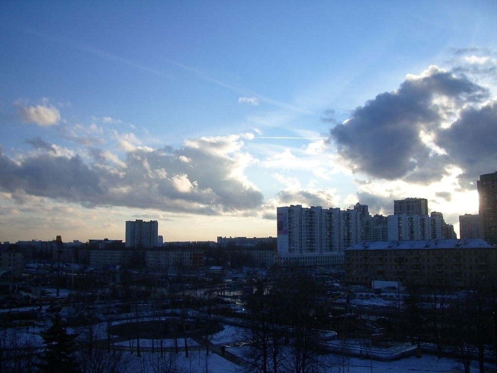 Московский конец. Москва март солнце. Москвава в конце марта. Насыщенная Солнечная Москва 2009 смотреть.